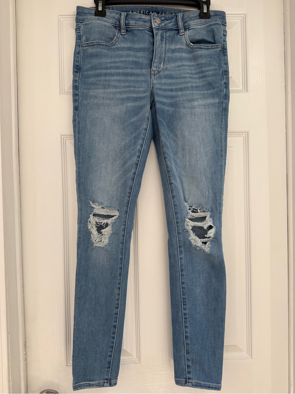 American Eagle Outfitters Light Wash Distressed Skinny Jeans